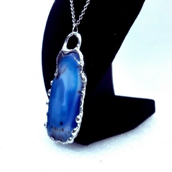 Gothic Blue agate crystal necklace - Picture 11 of 12